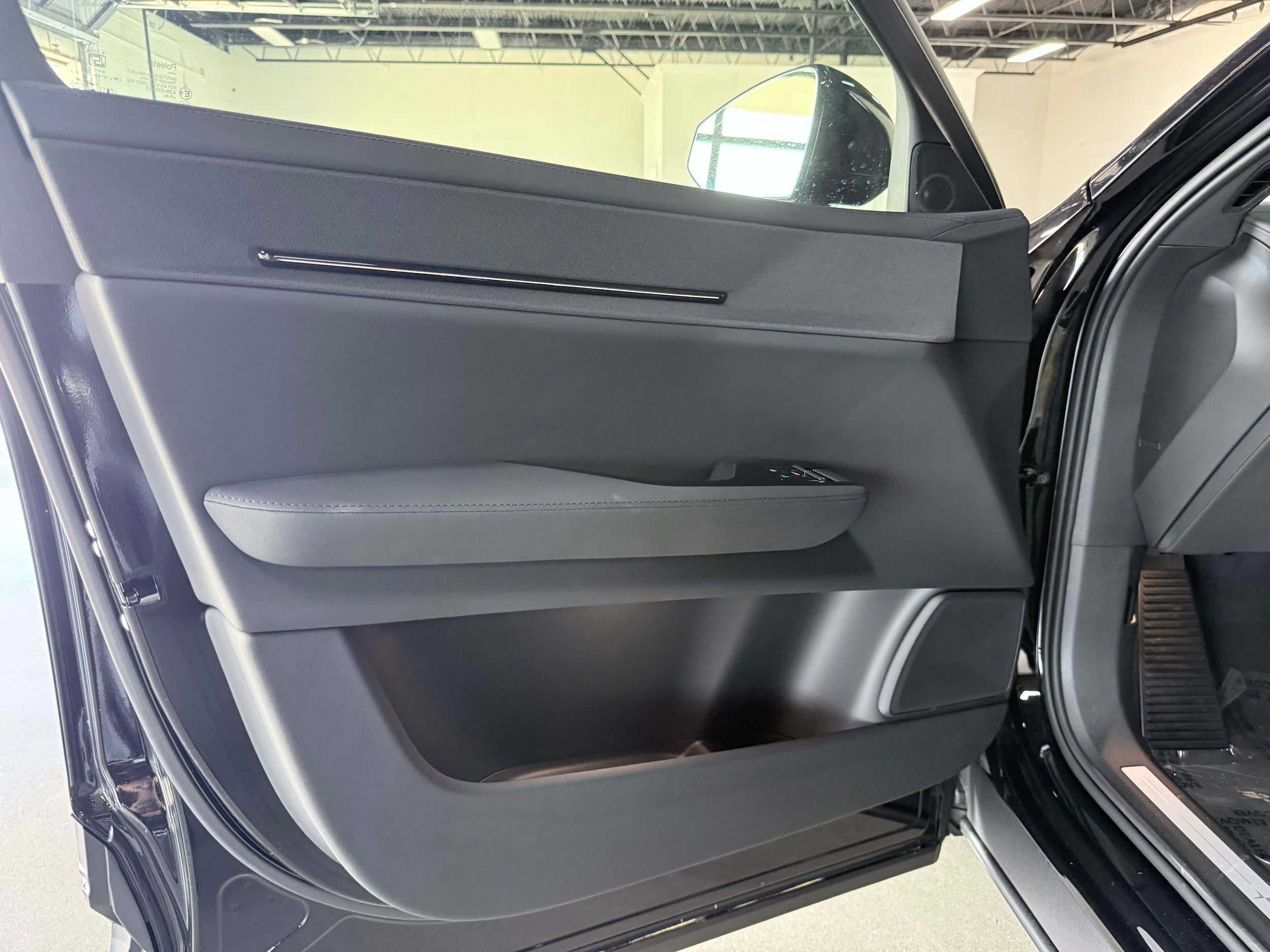 2025 Polestar 3 - Photo 11