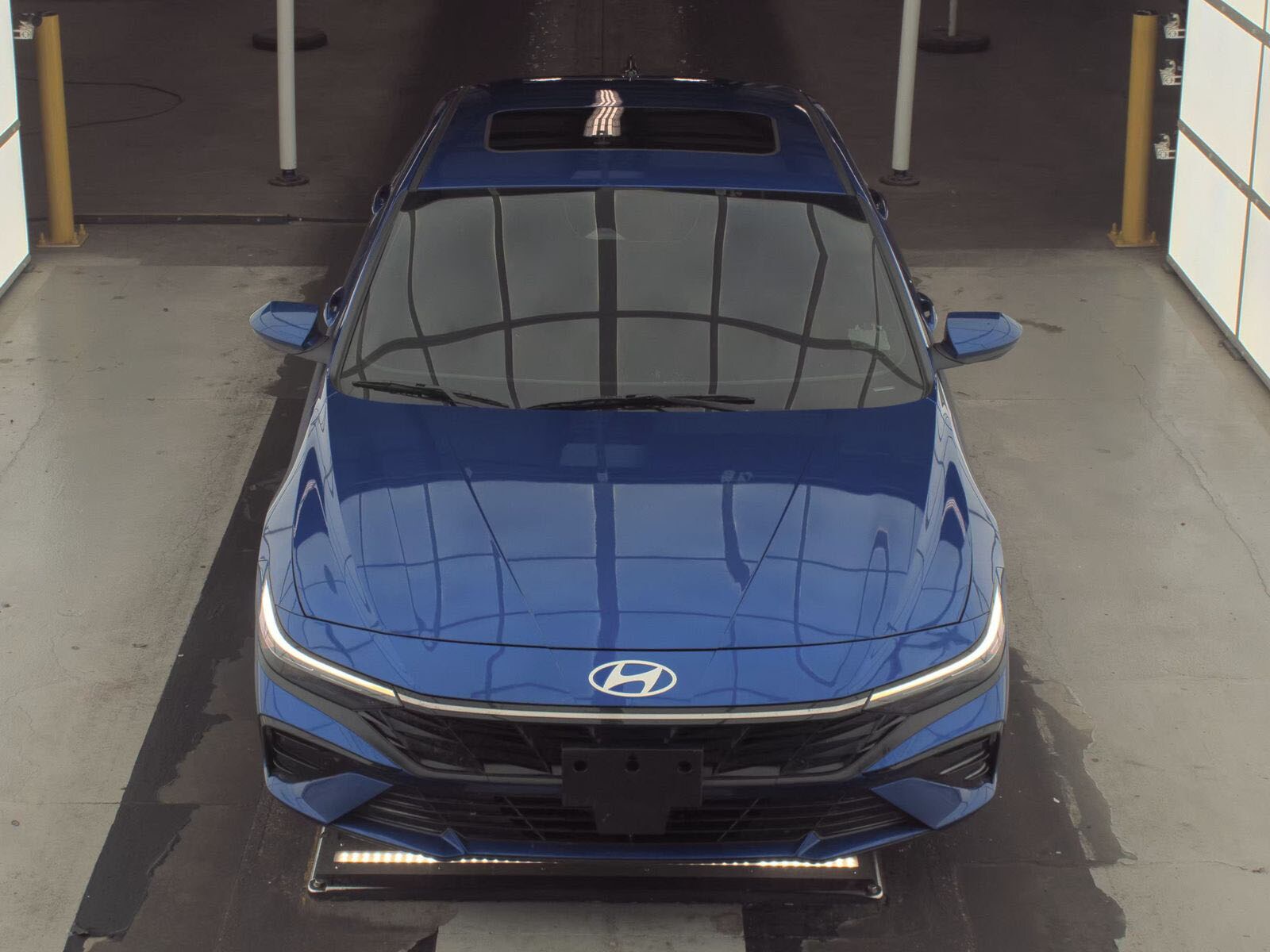 2025 Hyundai Elantra SEL Convenience photo 3