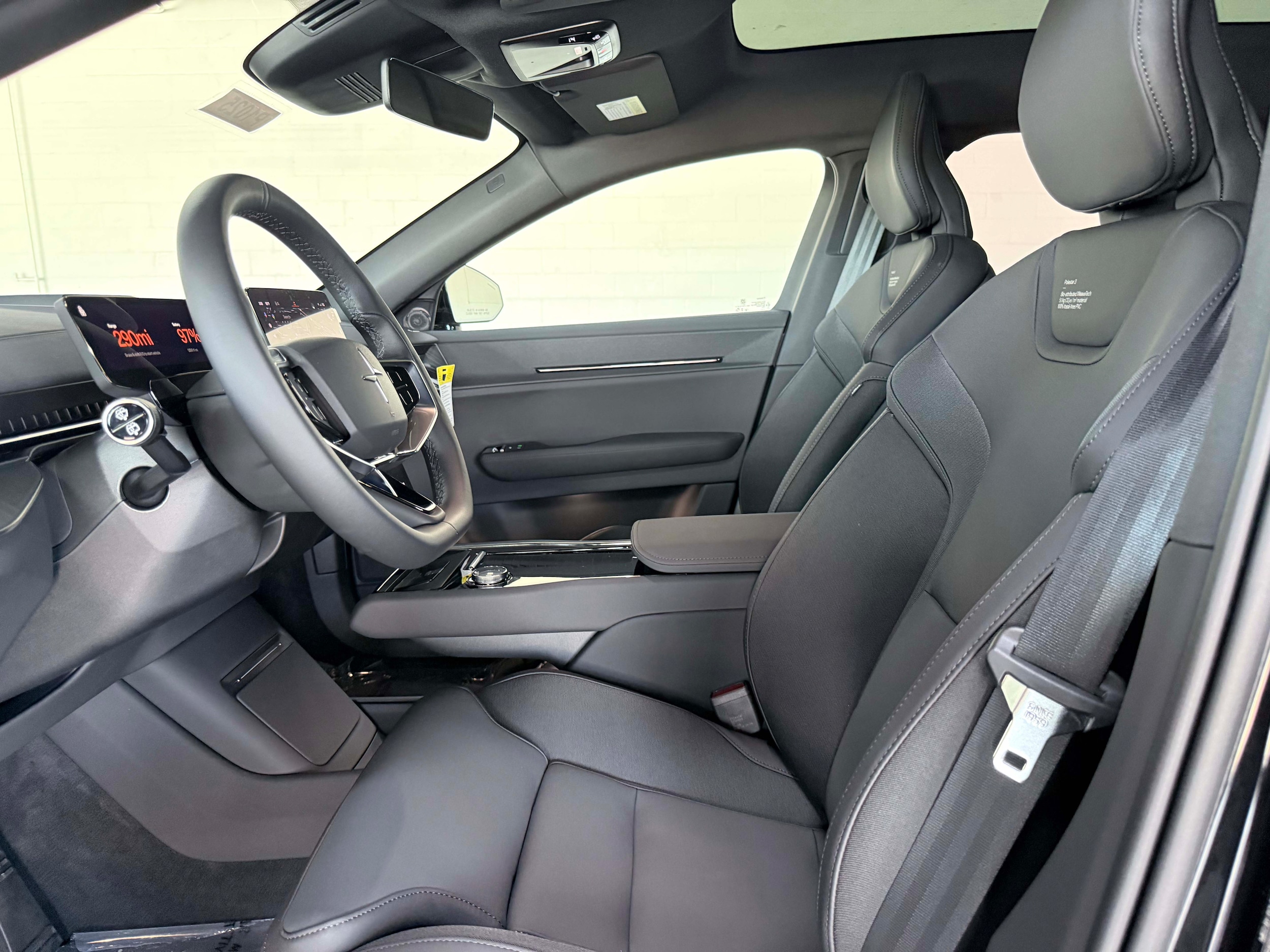 2025 Polestar 3 - Photo 13