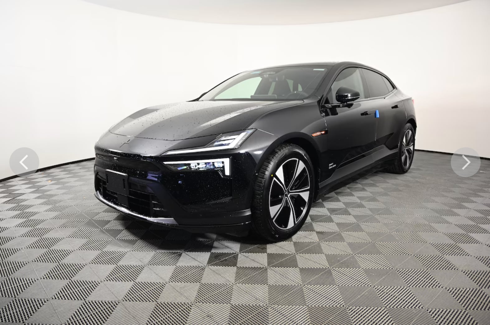 2026 Polestar 4 LRDM's photo