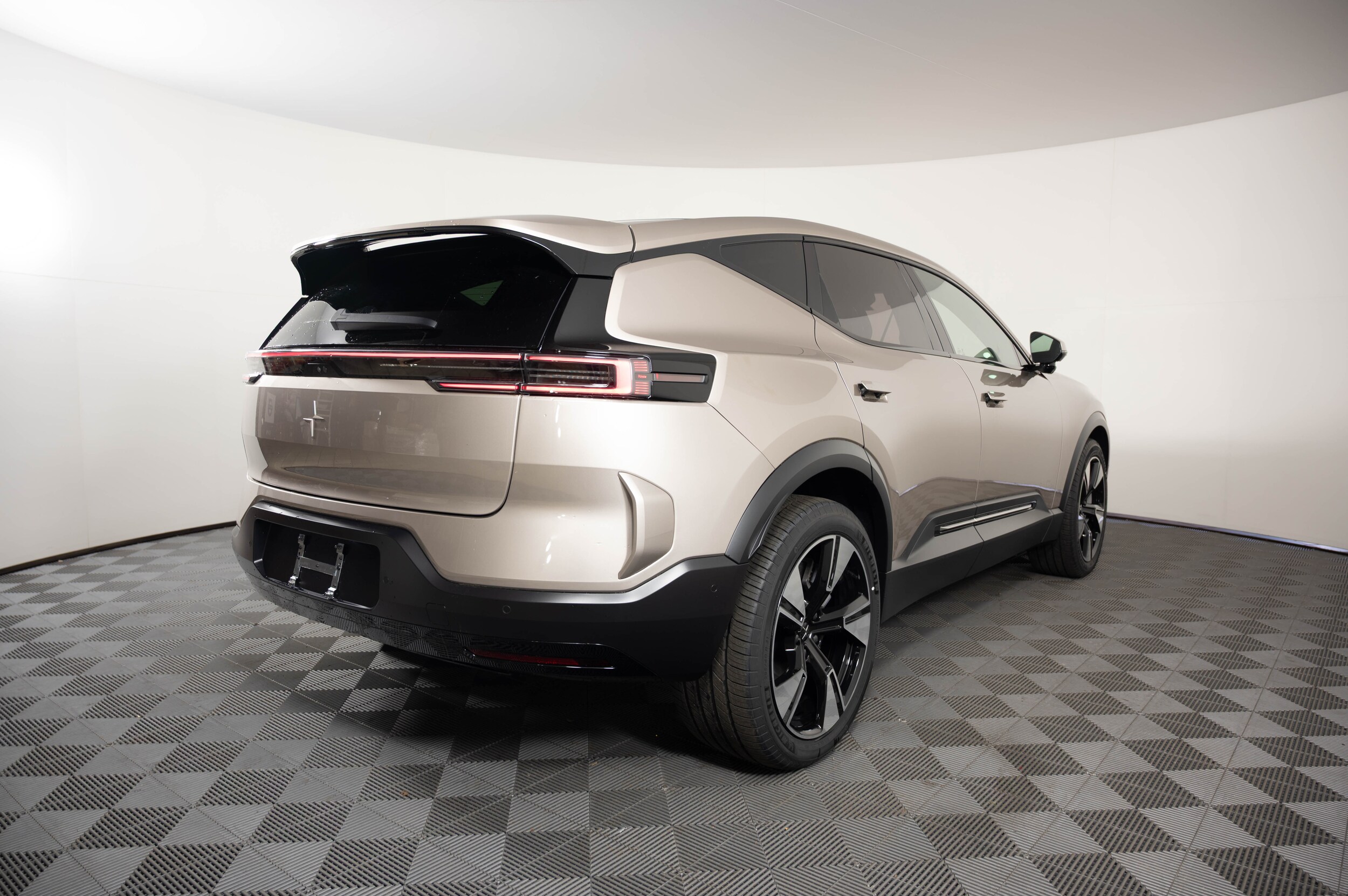 2025 Polestar 3 Plus - Photo 15