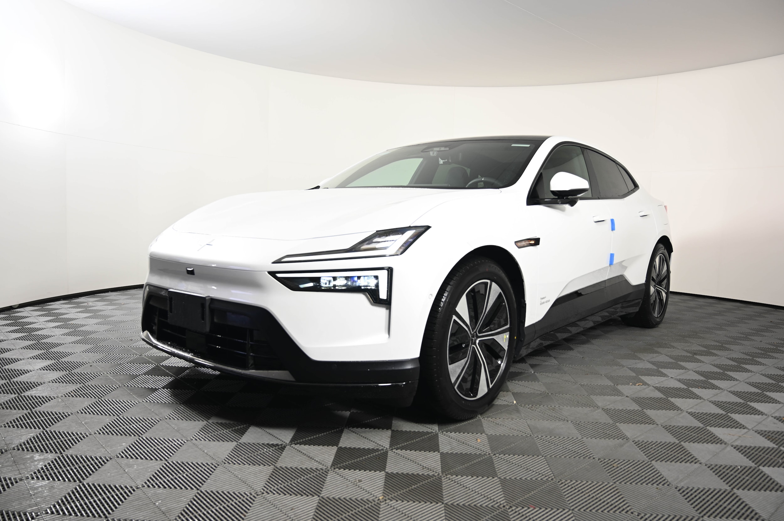 2026 Polestar 4 Base's photo