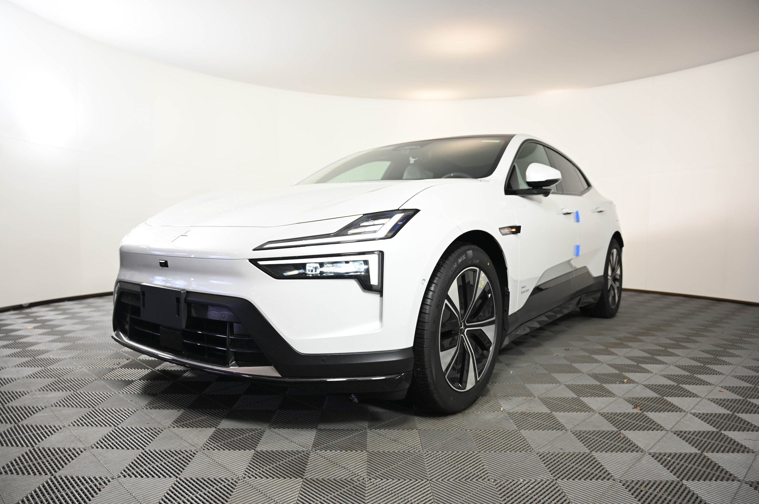 2026 Polestar 4 LRDM's photo