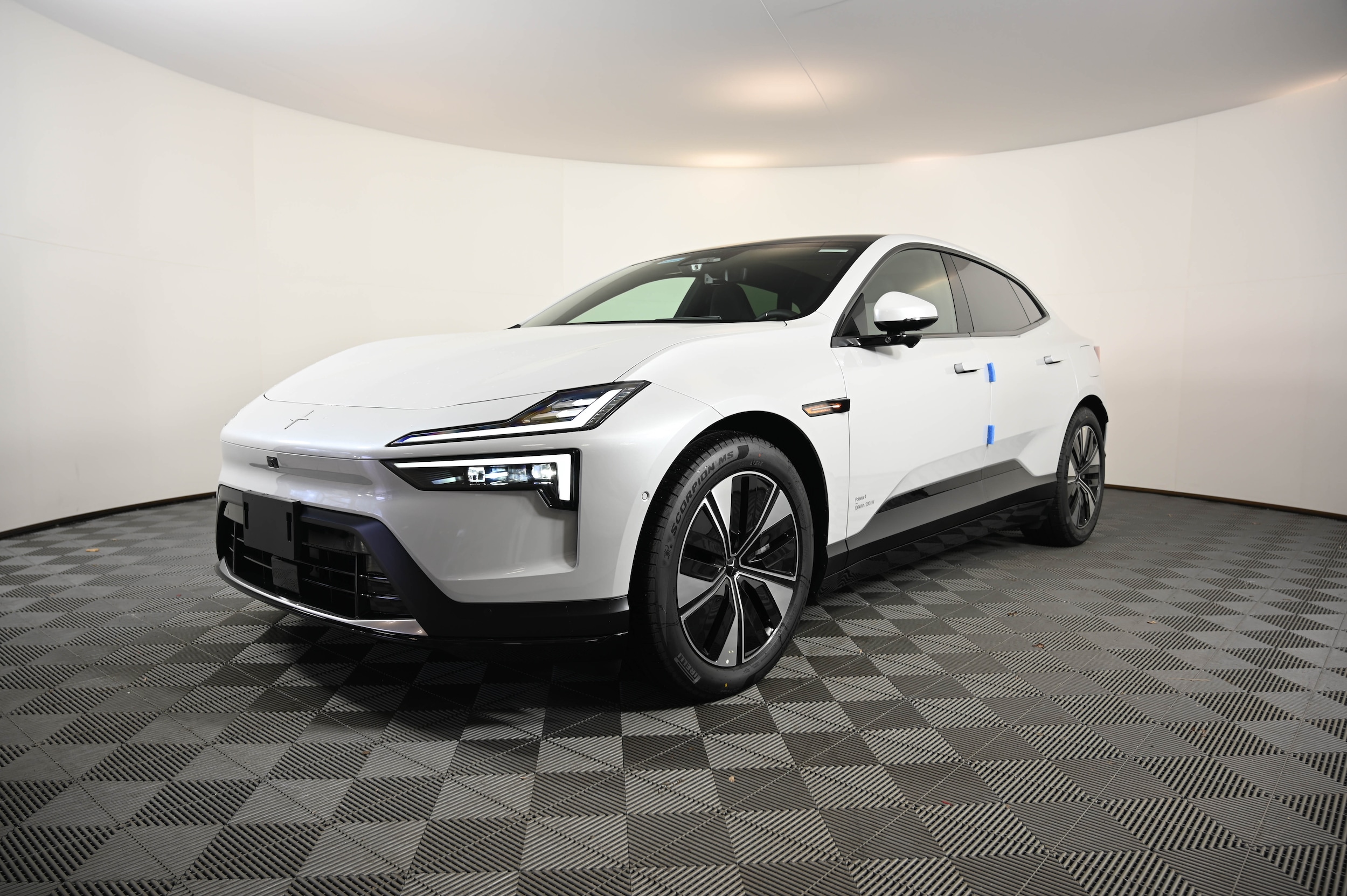 2026 Polestar 4 Base's photo