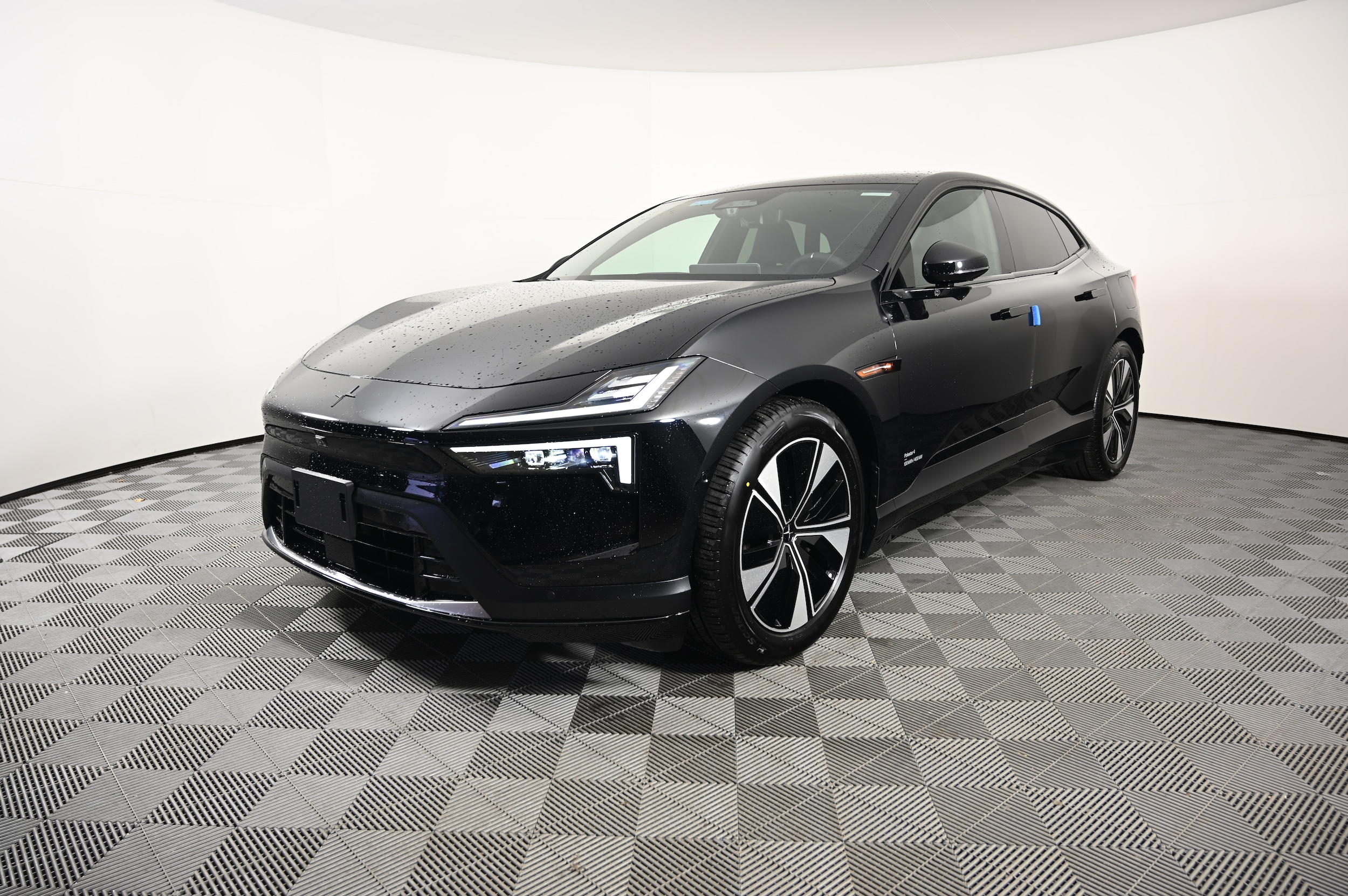 2026 Polestar 4 LRDM's photo
