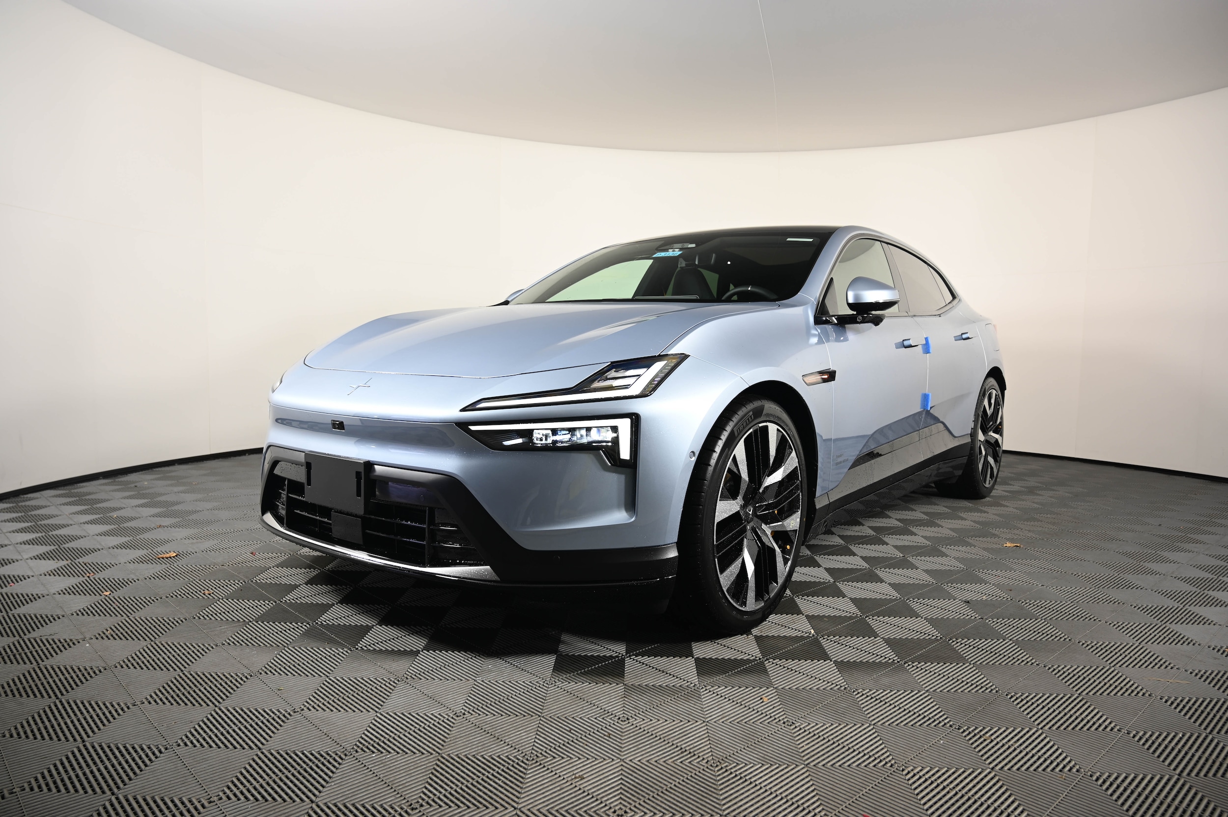 2026 Polestar 4 LRDM's photo