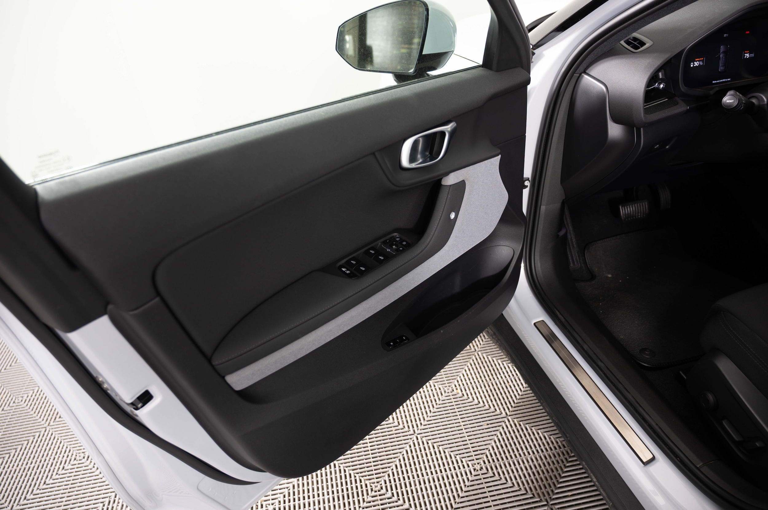 2023 Polestar 2 Plus - Photo 10