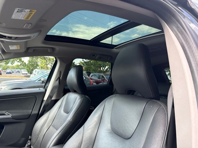 2016 Volvo XC60 T6 Platinum - Photo 9
