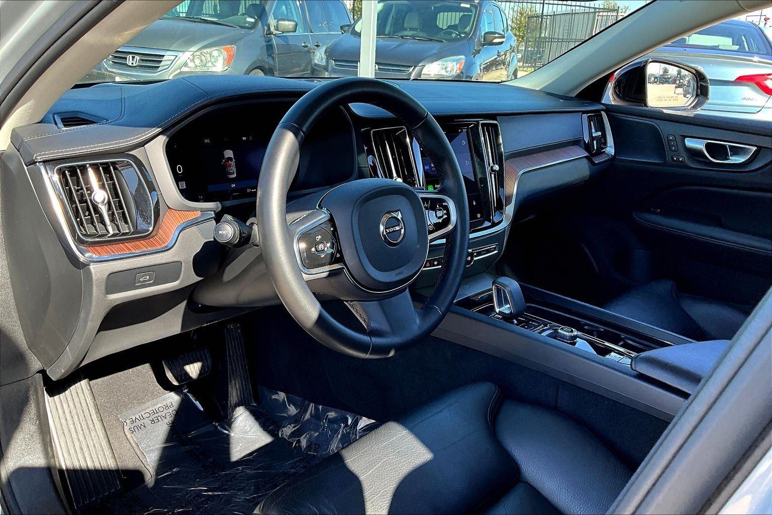 2024 Volvo S60 Ultimate - Photo 17