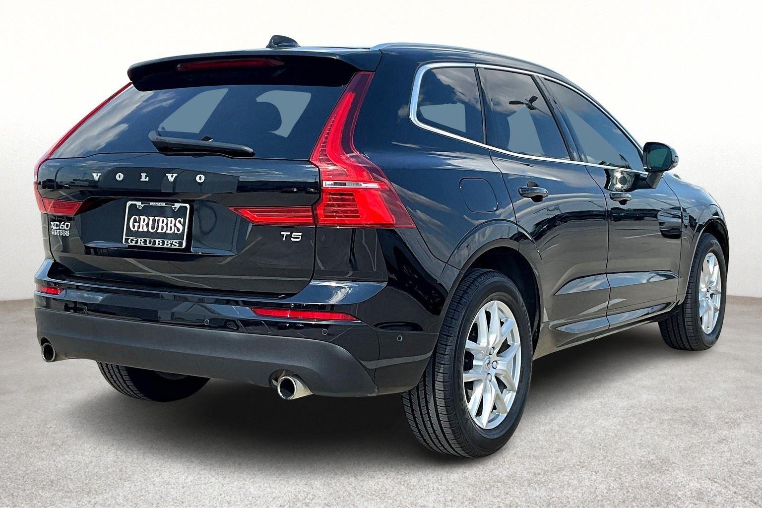 2019 Volvo XC60 T5 Momentum photo 2