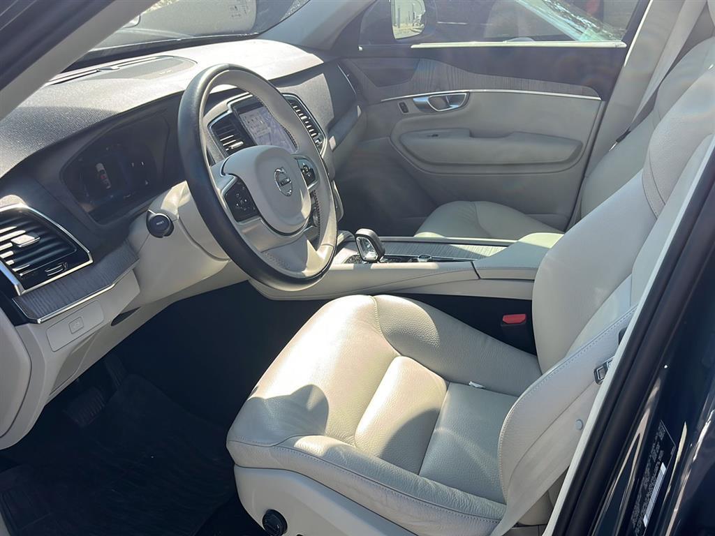 2024 Volvo XC90 Plus photo 2