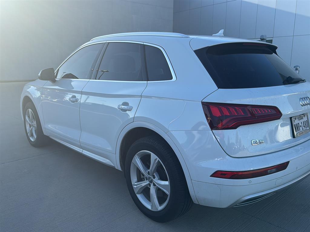 2020 Audi Q5 45 Premium photo 3