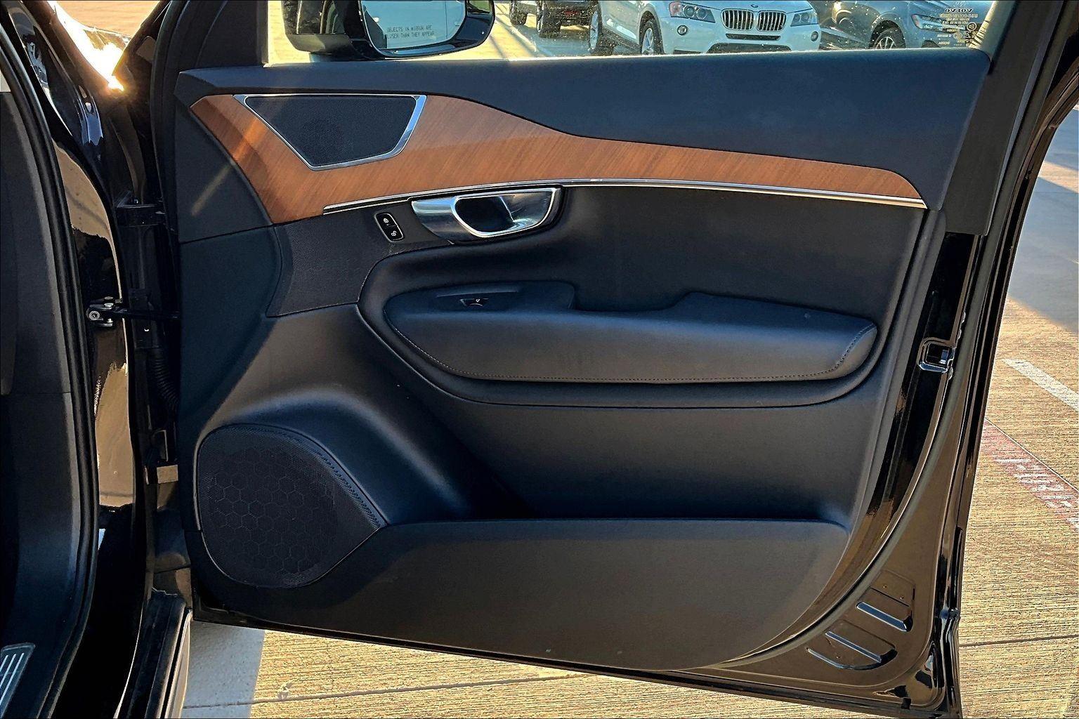 2023 Volvo XC90 Plus - Photo 25