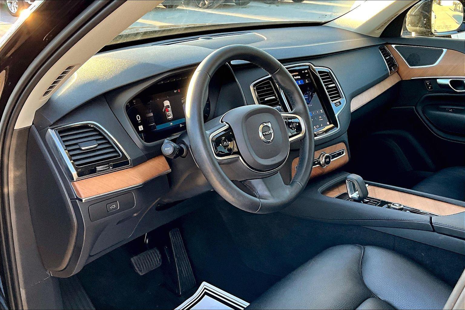 2023 Volvo XC90 Plus - Photo 17