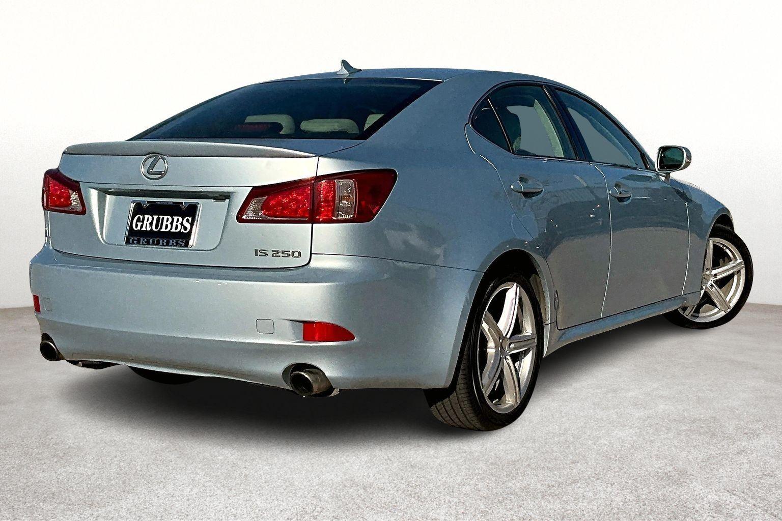 2011 Lexus IS 250 photo 2