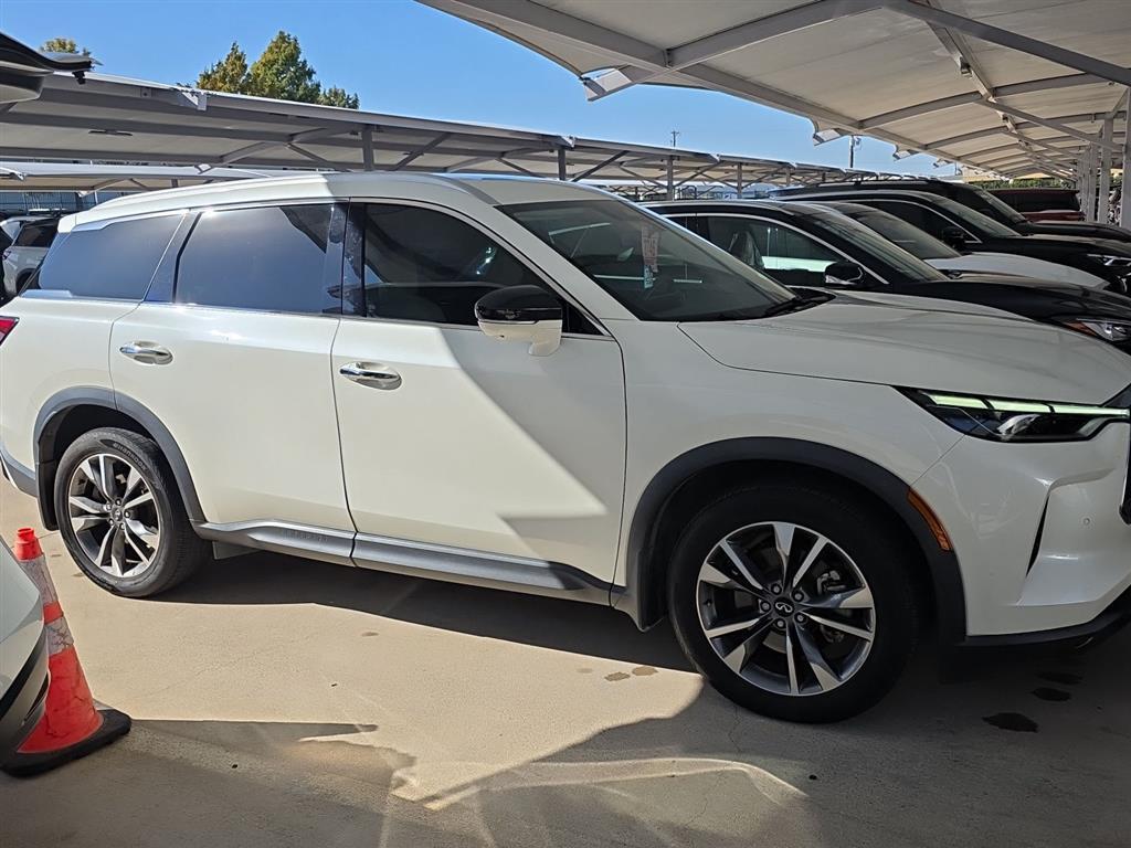 2023 Infiniti QX60 Luxe photo 3