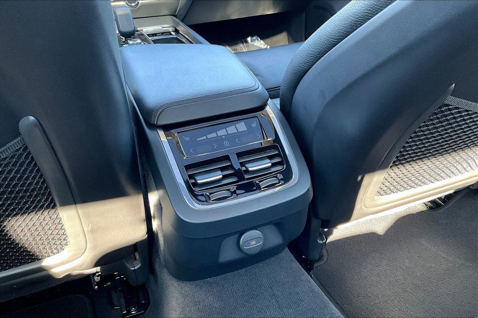 2024 Volvo S60 Ultimate - Photo 31