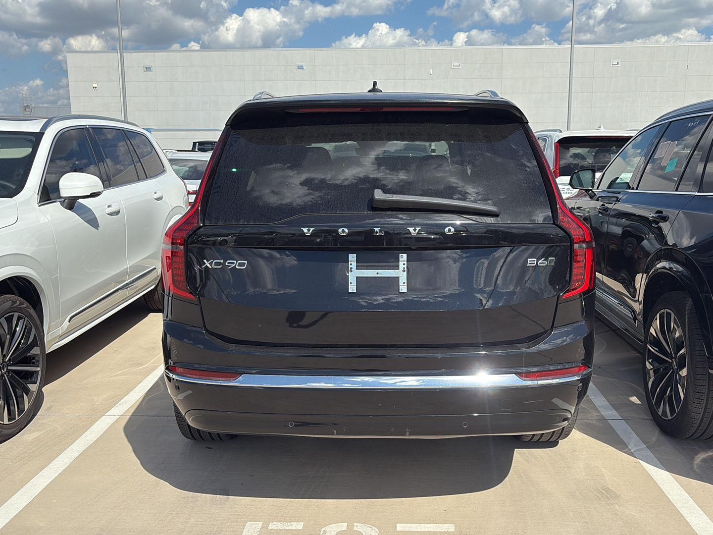 2025 Volvo XC90 Plus photo 4