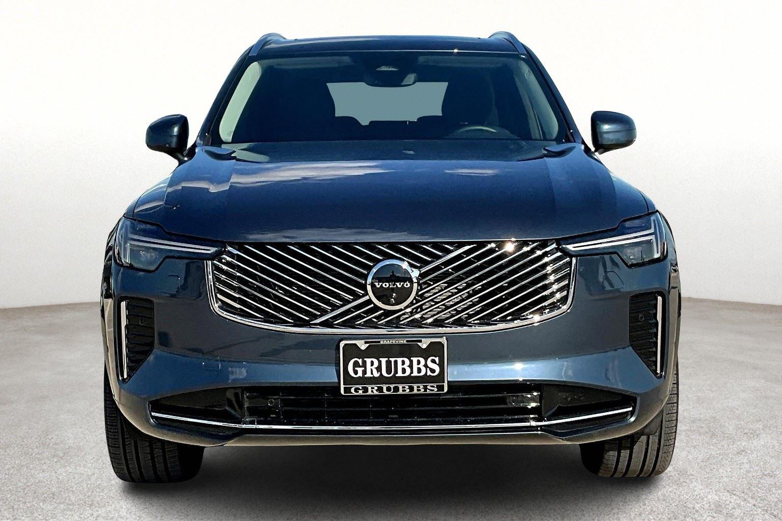 2025 Volvo XC90 Plus | CarEdge | CarEdge