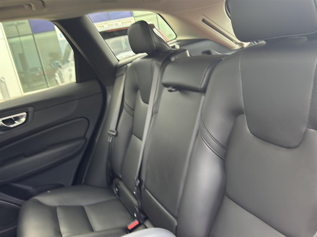 2024 Volvo XC60 Recharge Hybrid Core photo 3