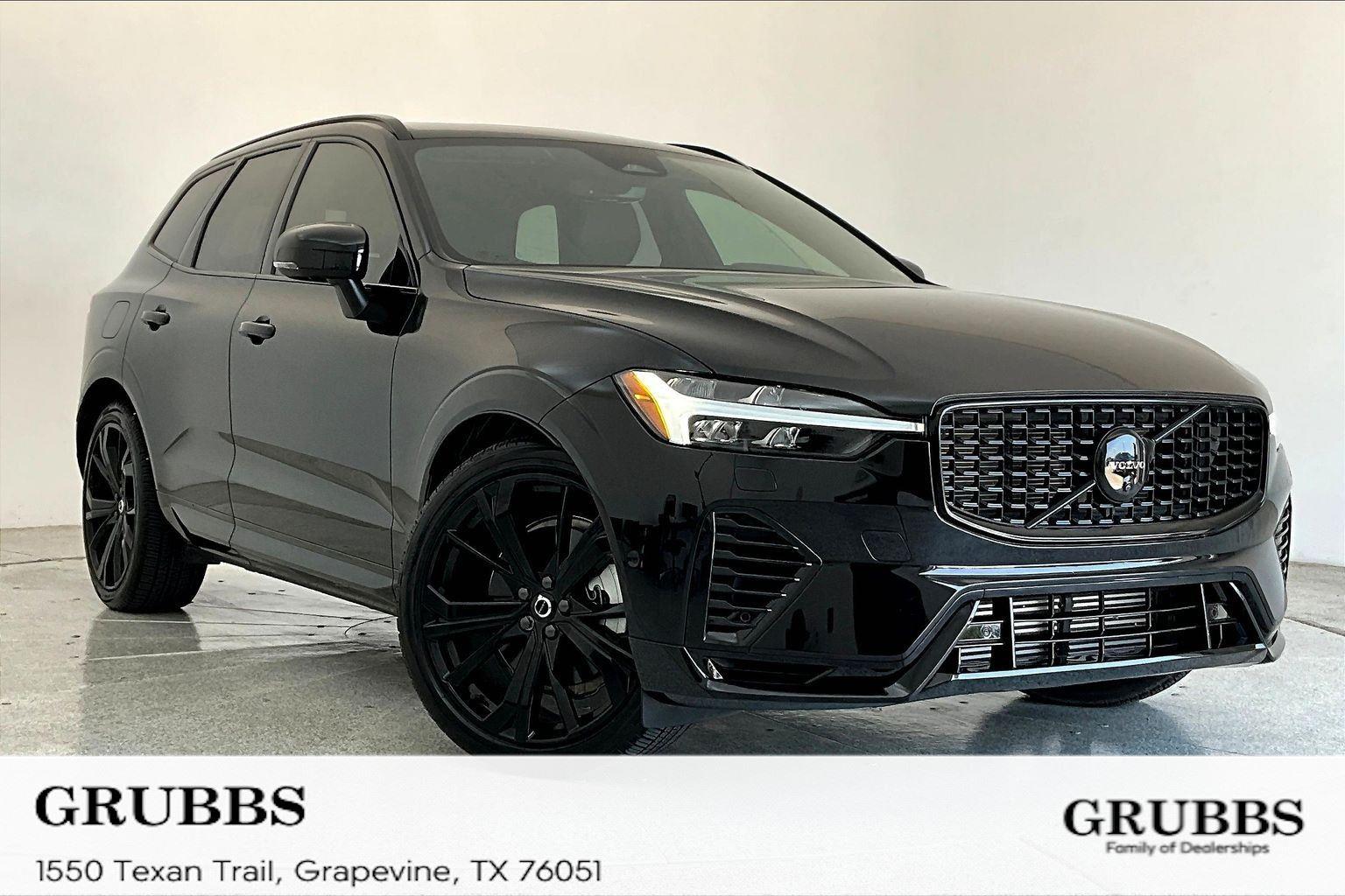 2024 Volvo XC60 T8 Ultimate Black Edition Theme AWD's photo