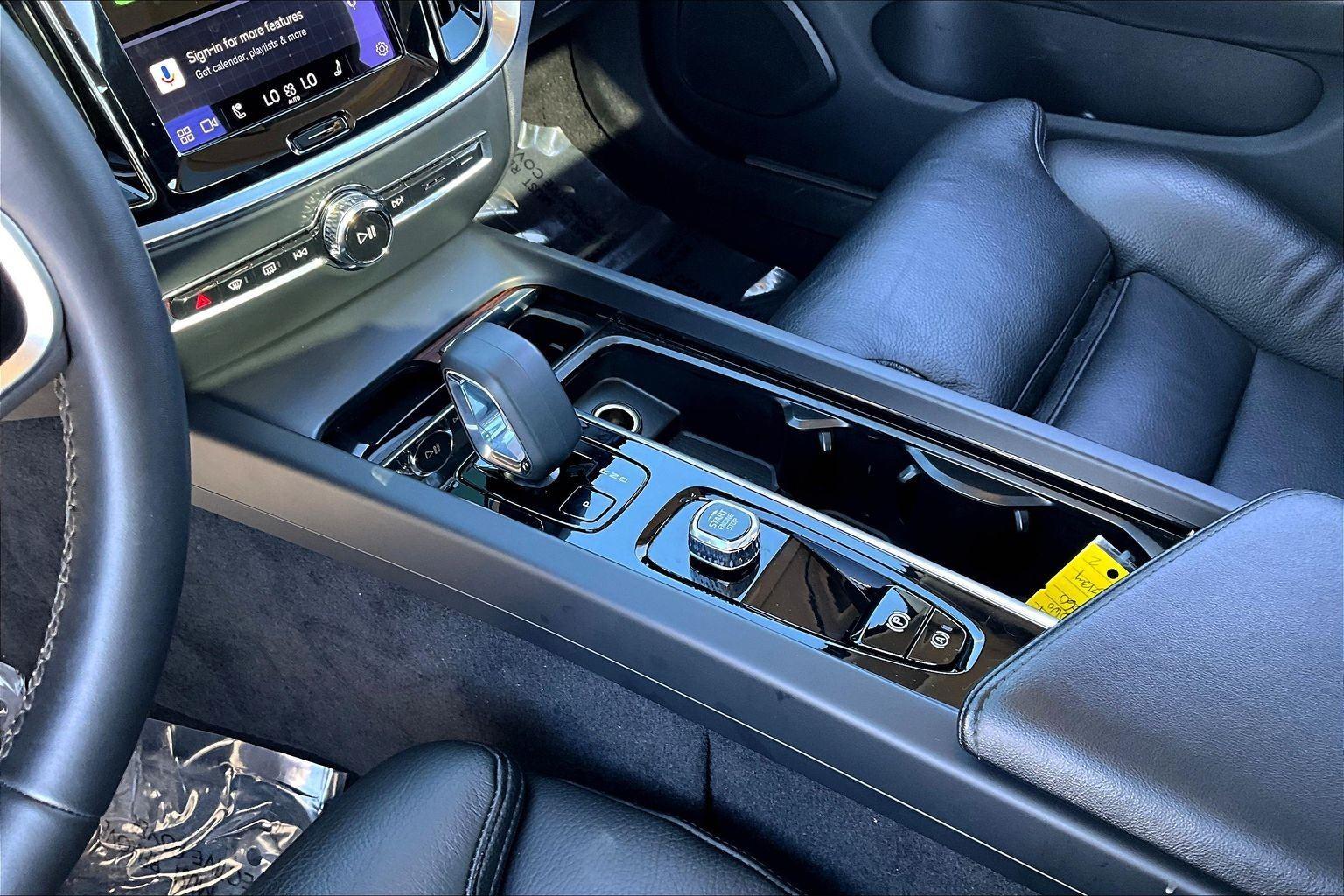 2024 Volvo S60 Ultimate - Photo 18