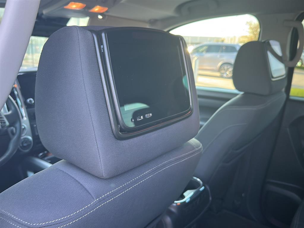 2021 Nissan Titan SV photo 3