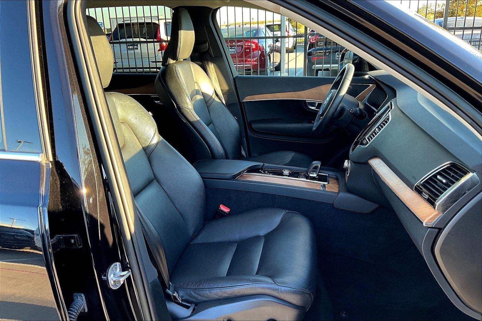 2023 Volvo XC90 Plus - Photo 10