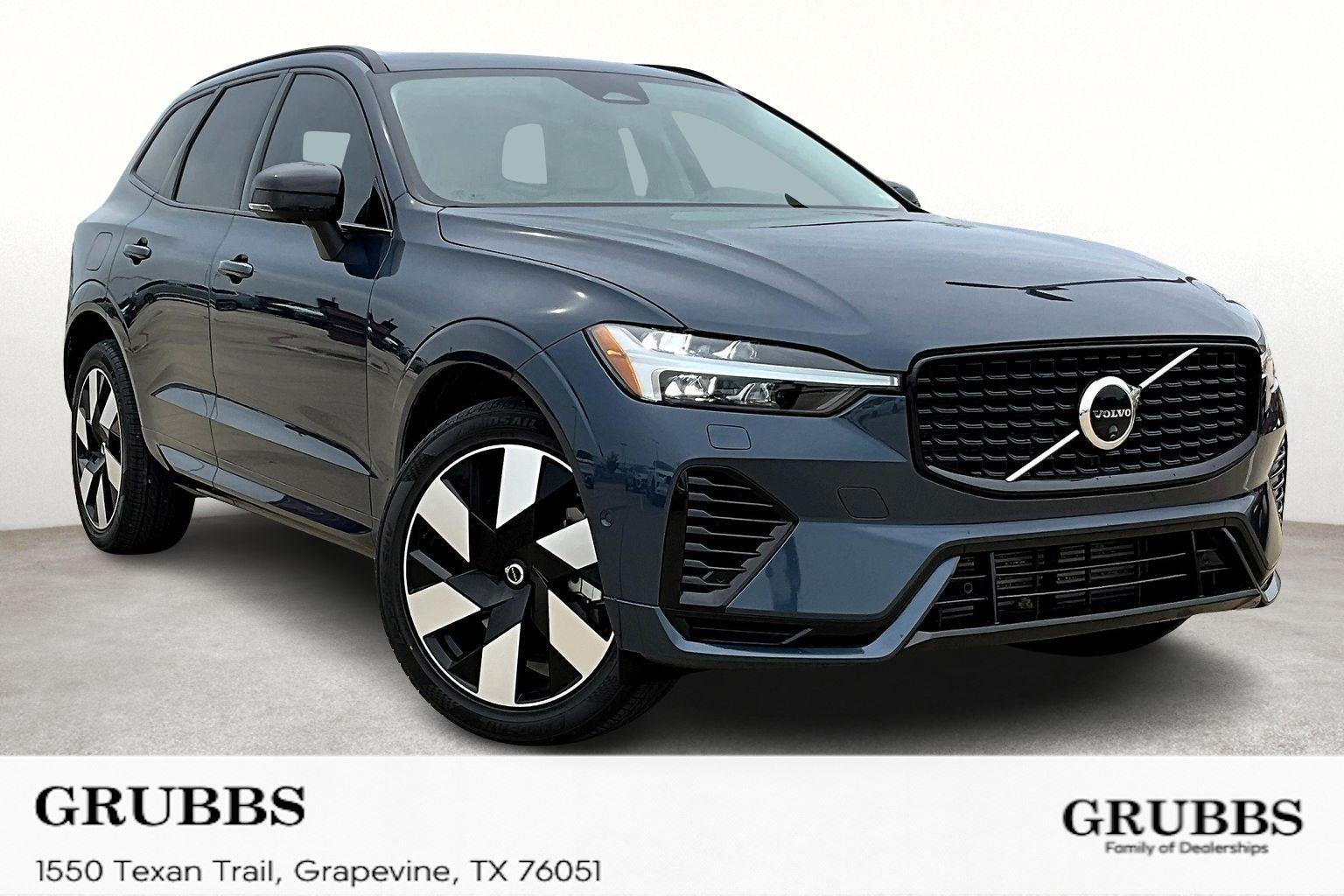 2024 Volvo XC60 T8 Plus Dark Theme AWD's photo