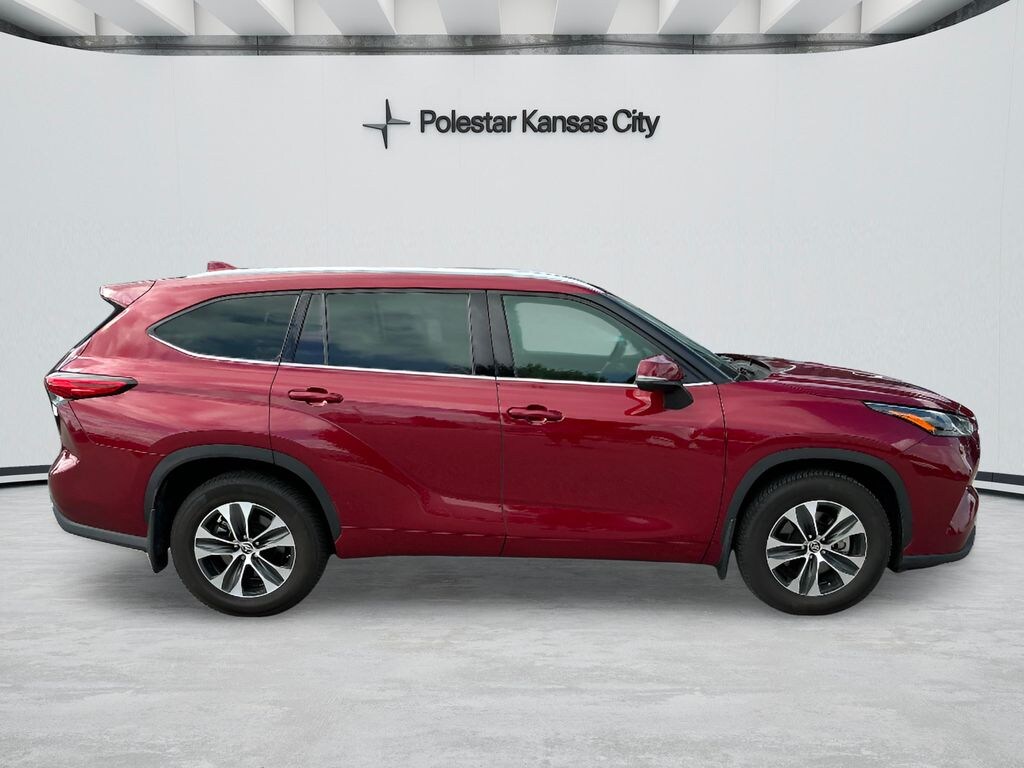 Used 2022 Toyota Highlander XLE SUV
