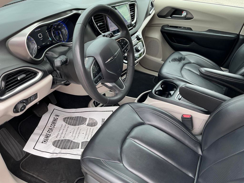 2023 Chrysler Pacifica Touring L - Photo 13