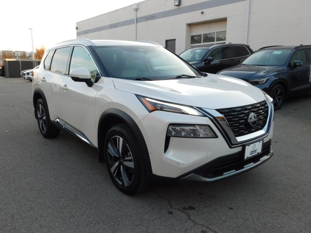 Used 2023 Nissan Rogue SL with VIN 5N1BT3CB8PC880688 for sale in Kansas City