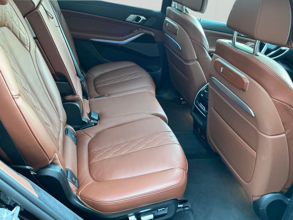 2026 BMW X7 40i - Photo 18