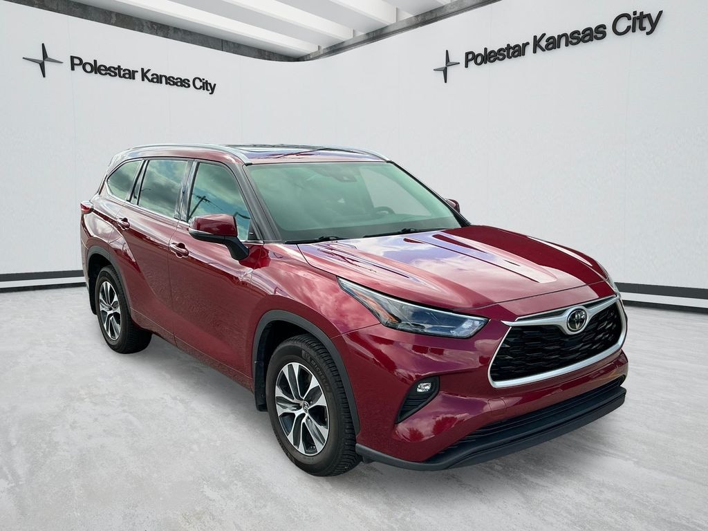 Used 2022 Toyota Highlander XLE SUV