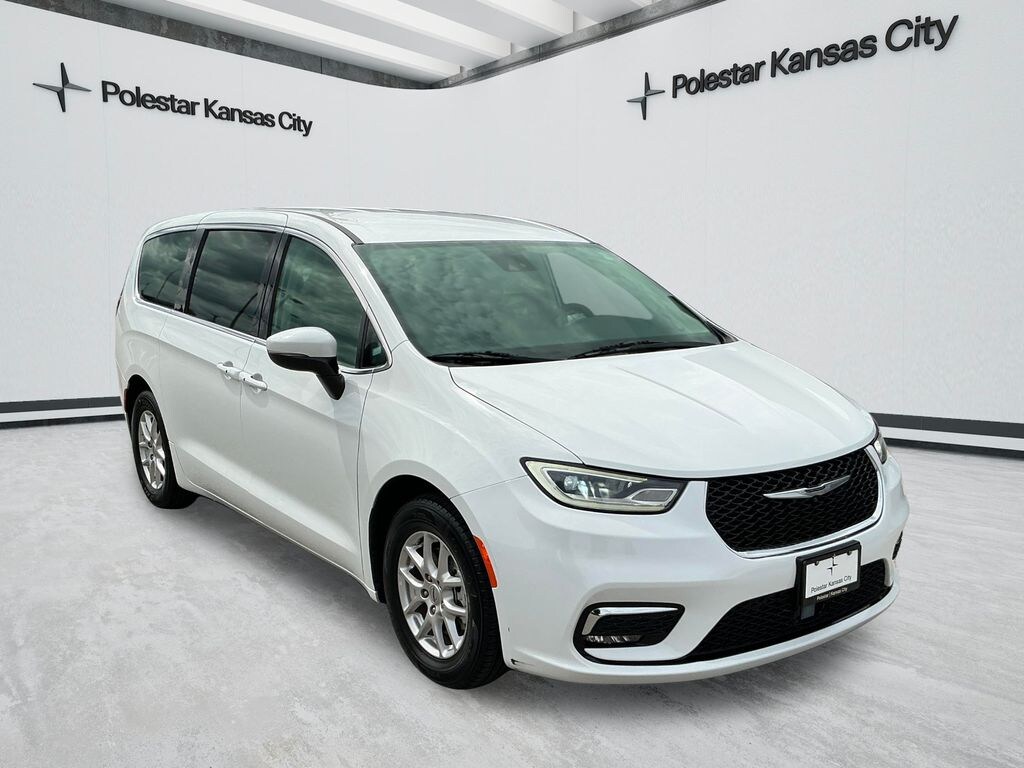 Used 2023 Chrysler Pacifica Touring L Minivan/Van