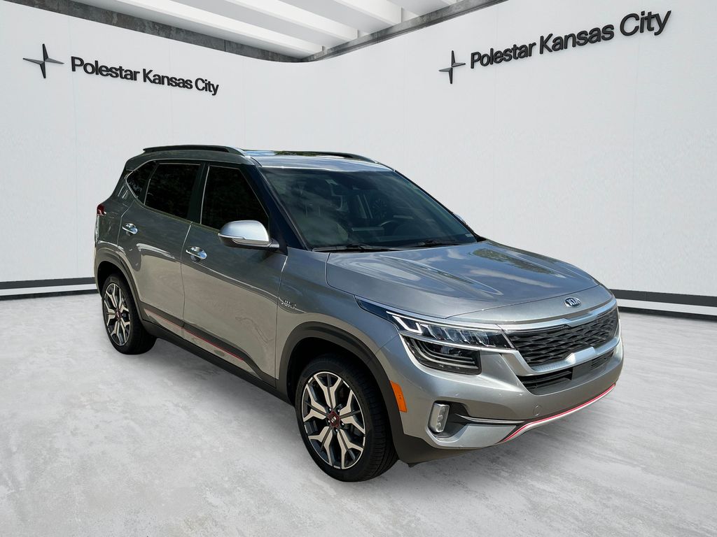 Used 2021 Kia Seltos SX with VIN KNDETCA24M7055627 for sale in Overland Park, KS