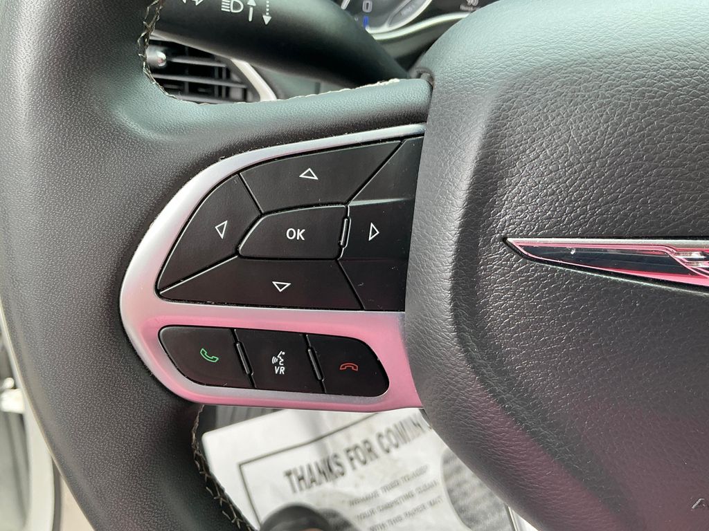 2023 Chrysler Pacifica Touring L - Photo 24