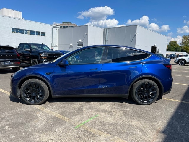 Used 2022 Tesla Model Y Long Range with VIN 7SAYGDEE6NA007019 for sale in Lisle, IL