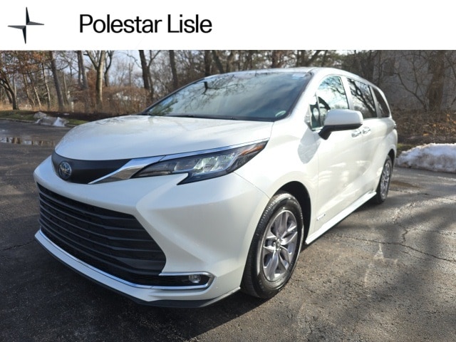 2021 Toyota Sienna XLE's photo