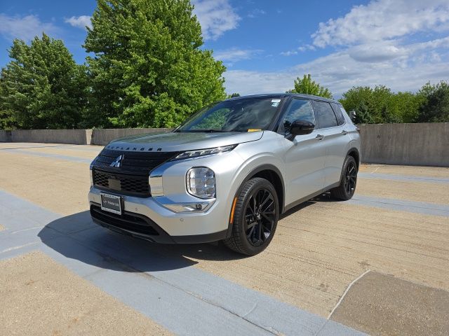 2023 Mitsubishi Outlander SEL Black Edition 2WD's photo