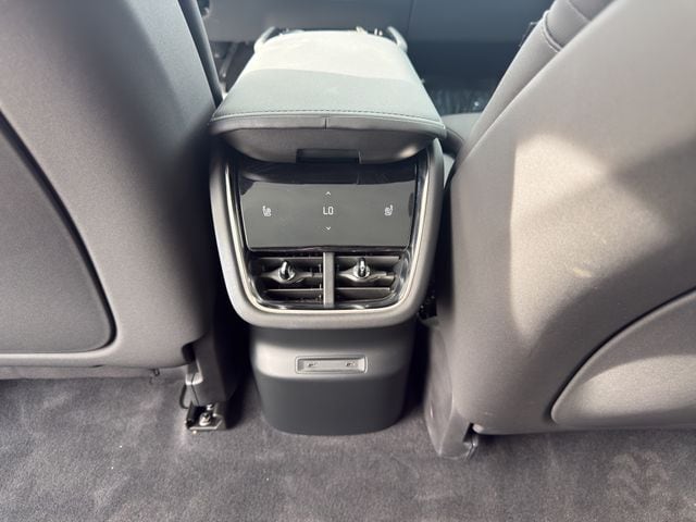 2025 Polestar 3 - Photo 25