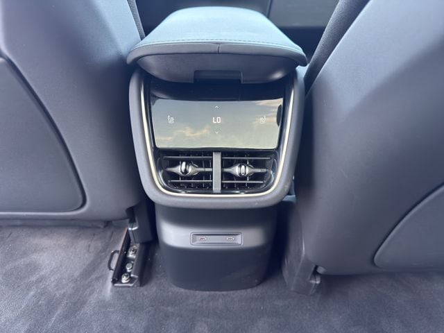 2025 Polestar 3 - Photo 24