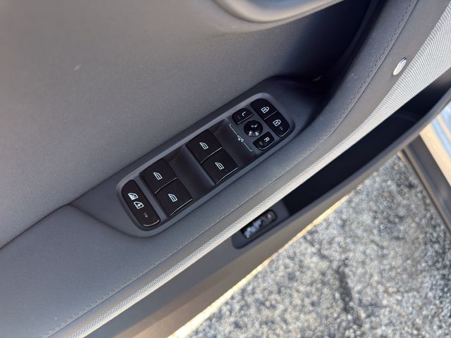 2024 Polestar 2 Plus - Photo 20