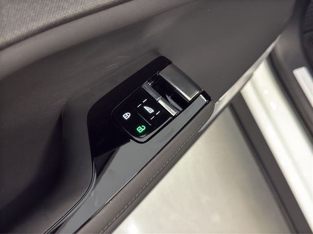 2025 Polestar 3 Performance - Photo 20