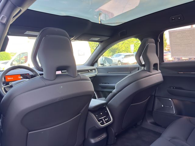 2025 Polestar 3 - Photo 22
