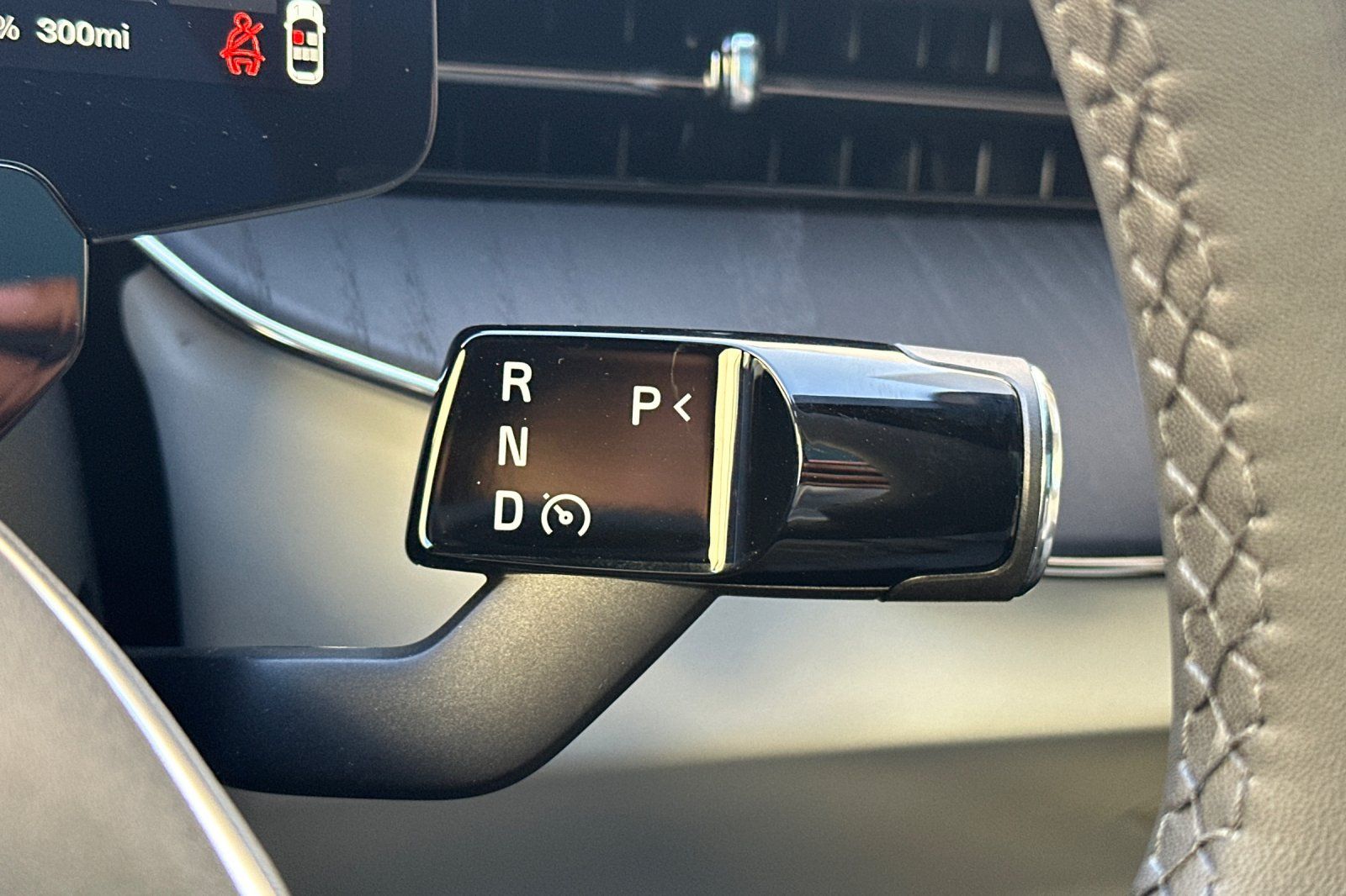 2025 Polestar 3 - Photo 24