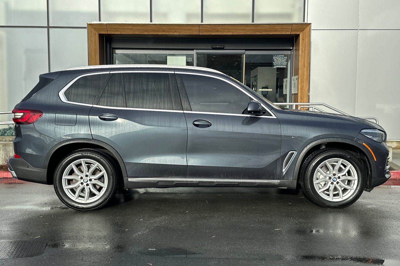 2022 BMW X5 xDrive40i photo 3