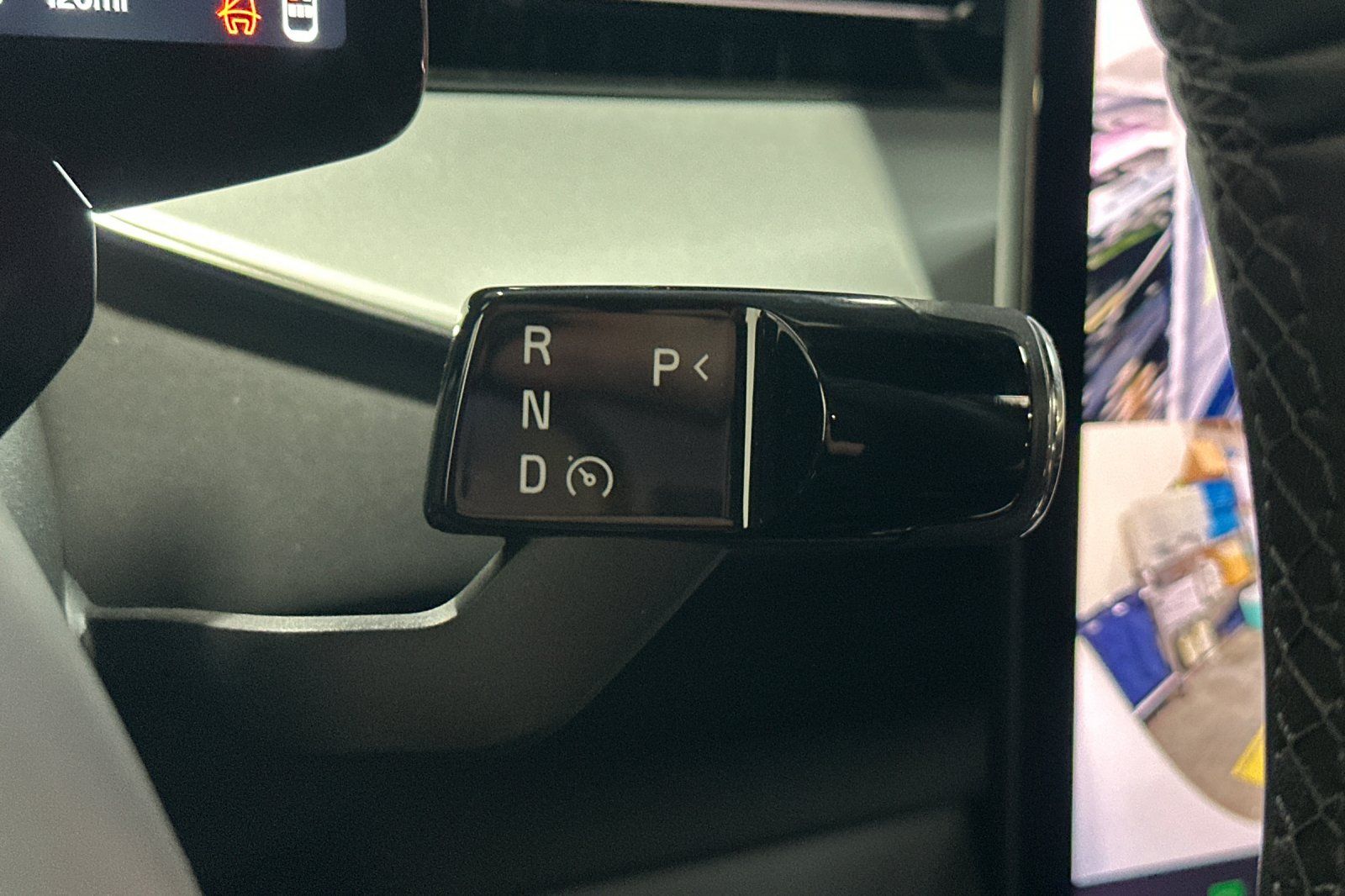 2025 Polestar 3 - Photo 24