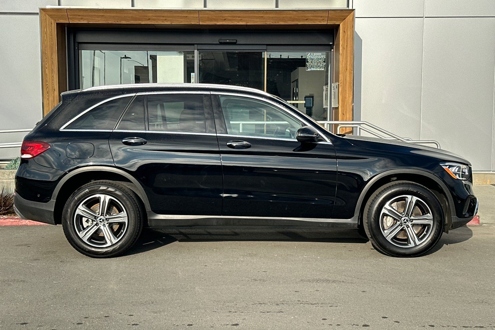 2022 Mercedes-Benz GLC GLC 300 photo 3