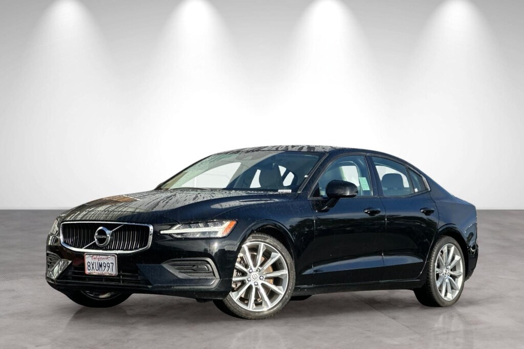 Used 2019 Volvo S60 T6 Momentum Sedan